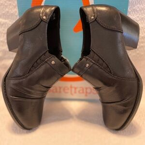BareTraps Revel Black Ankle Booties 7.5W